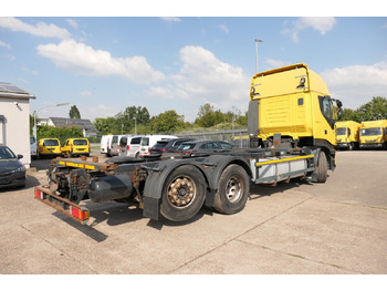 Camião transportador de contêineres/ Caixa móvel IVECO Stralis