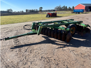 Maquina para lavrar a terra JOHN DEERE