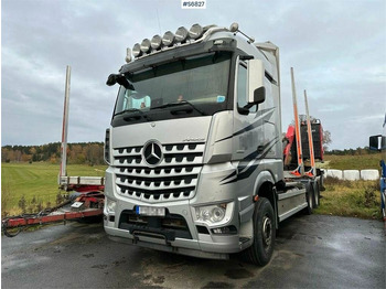 Camião de transporte de madeira MERCEDES-BENZ Arocs