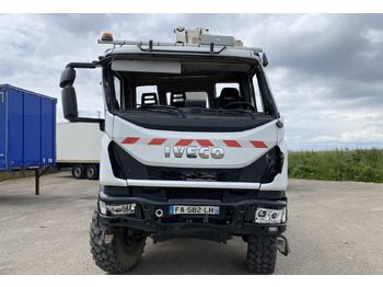 Caminhão com plataforma aérea IVECO EuroCargo