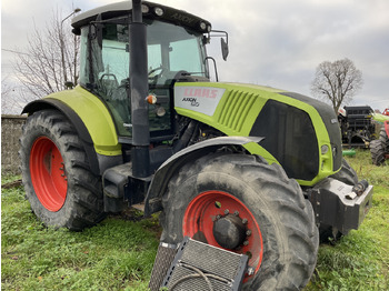 Trator CLAAS Axion 810