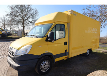 Carrinha de contentor IVECO Daily