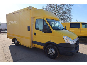 Carrinha de contentor IVECO Daily