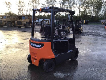 Empilhador elétrico Doosan B25X-7 PLUS: foto 3