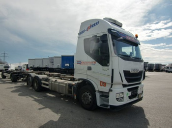 Camião transportador de contêineres/ Caixa móvel IVECO Stralis