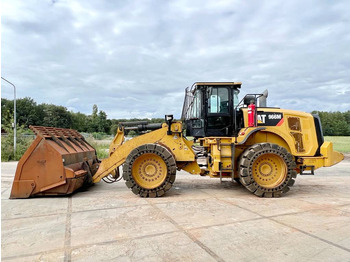 Pá carregadora de rodas CATERPILLAR 966M