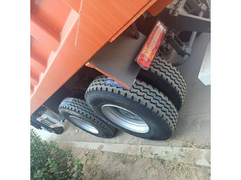 Camião basculante novo Howo 371 6*4 new tires: foto 4