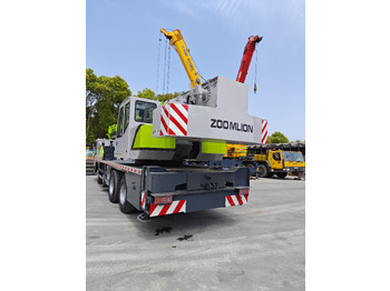 Grua móvel ZOOMLION ZTC251V: foto 4