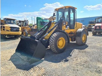 Pá carregadora de rodas JCB