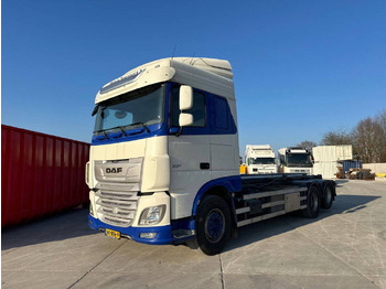 Camião transportador de contêineres/ Caixa móvel DAF XF 480