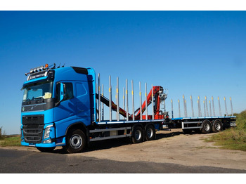 Camião de transporte de madeira VOLVO FH 540