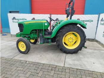 Trator JOHN DEERE 5055E