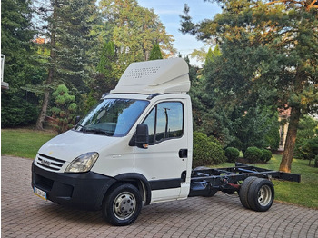 Camião chassi IVECO Daily 35C15