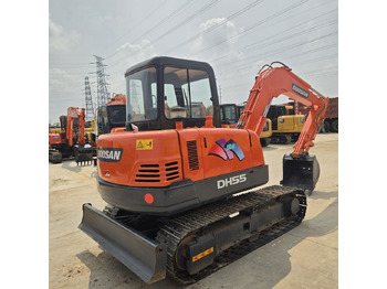 Mini escavadeira DOOSAN DH55