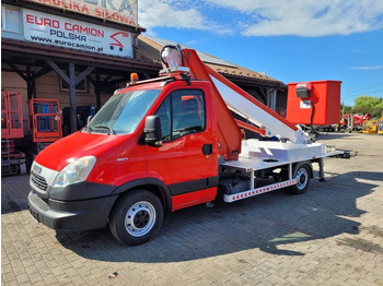 Caminhão com plataforma aérea IVECO Daily 35s11