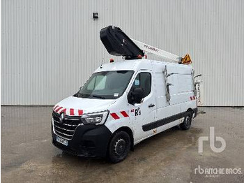 Caminhão com plataforma aérea RENAULT Master