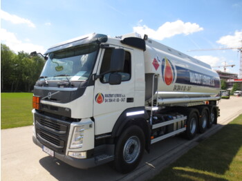 Camião cisterna VOLVO FM