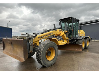 Locação financeira de New Holland F156.6 New Holland F156.6: foto 1