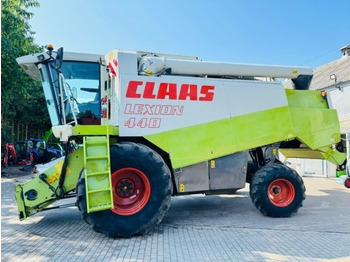 Ceifeira debulhadora CLAAS Lexion 440