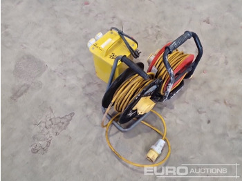 Equipamento de construção 110 Volt Transformer, 110 Volt Extention Leads (3 of): foto 3