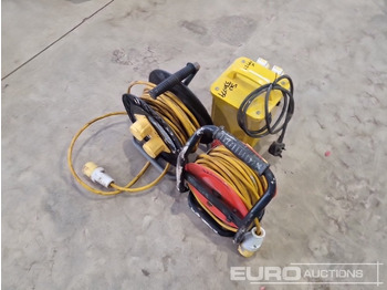 Equipamento de construção 110 Volt Transformer, 110 Volt Extention Leads (3 of): foto 5