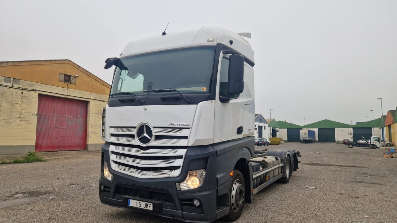 Camião Mercedes-Benz Actros 2545 6x2: foto 7