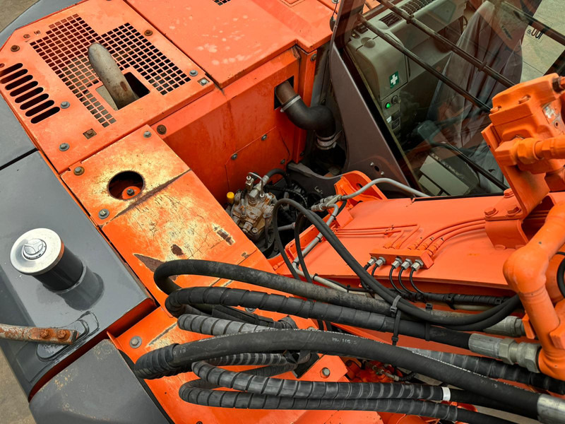 Escavadora de rastos Hitachi ZX135US: foto 20