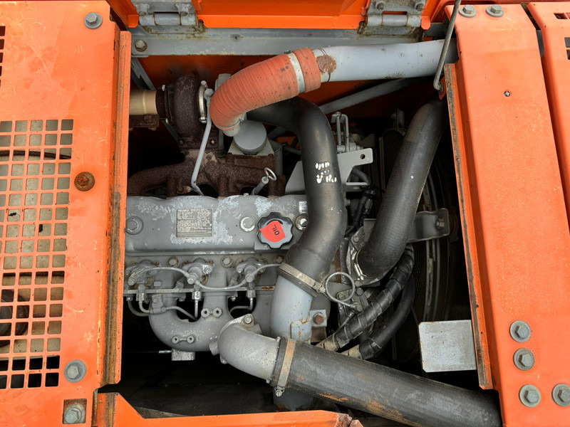 Escavadora de rastos Hitachi ZX135US: foto 18