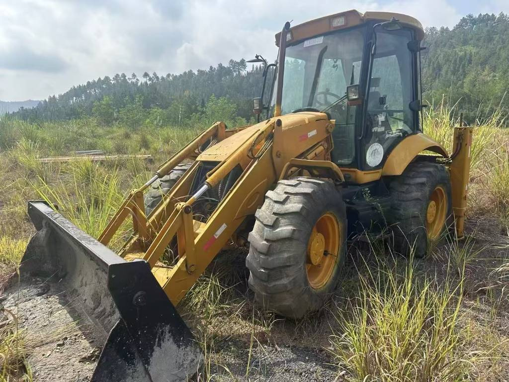 Retroescavadeira JCB 4 CX: foto 1