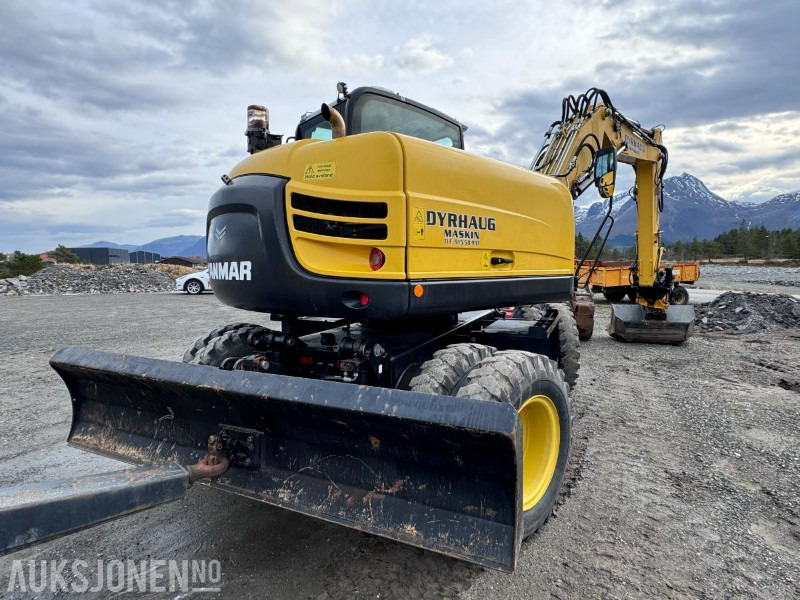 Escavadeira 2019 Yanmar B110W Hjulgraver - Firehjulsstyring - Sentralsmøring - Dumperhenger - Tiltrotator - Pusskuffe - Smalskuffe - Graveskuffe - Hydraulisk vibroplate - Pallegafler: foto 6