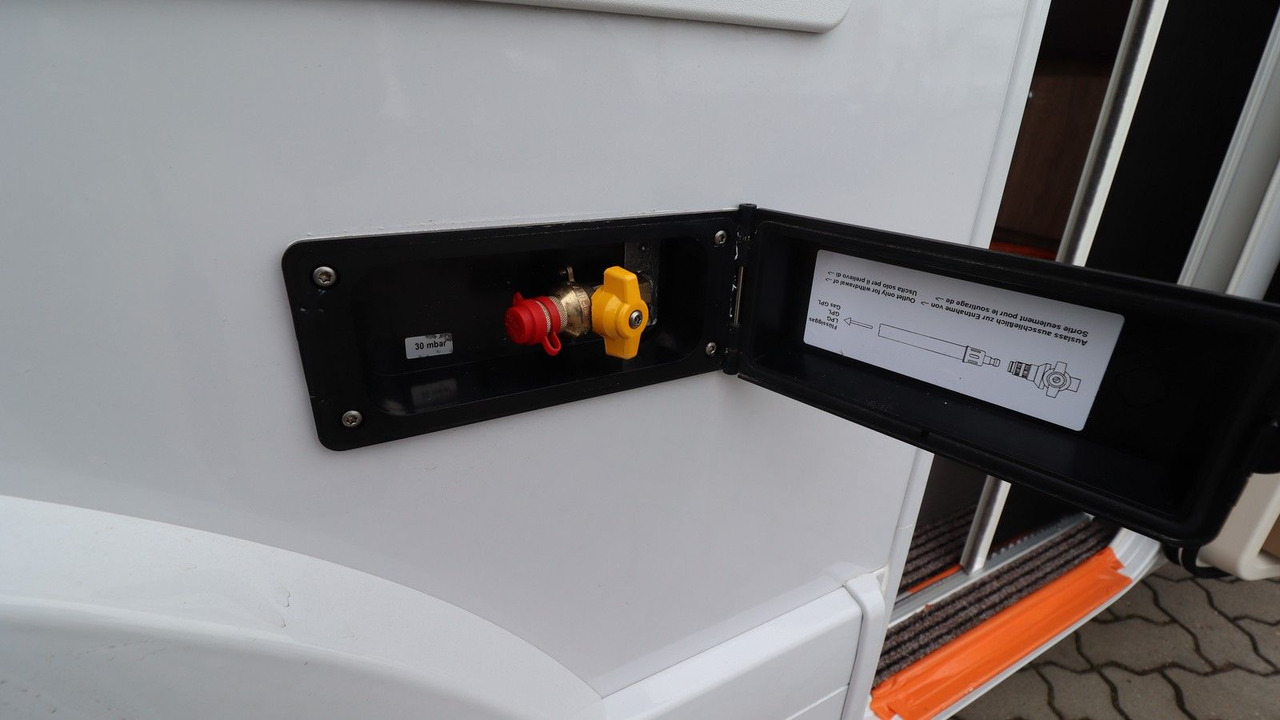 Autocaravana integral Eura Mobil Integra Line 695 LF Backofen Stützen NAVI KAMERA: foto 16