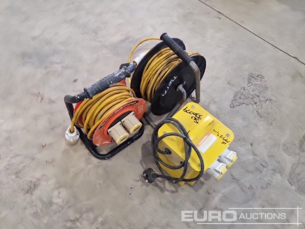 Equipamento de construção 110 Volt Transformer, 110 Volt Extention Leads (3 of): foto 7