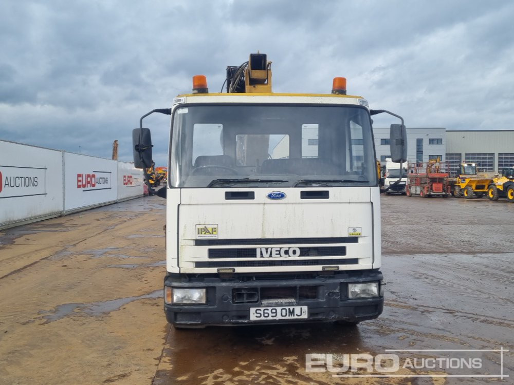 Caminhão com plataforma aérea 1998 Iveco 4x2 Access Platform Truck, Stabilisers, Manual Gearbox (DVLA SCRAPPED MARKER): foto 8