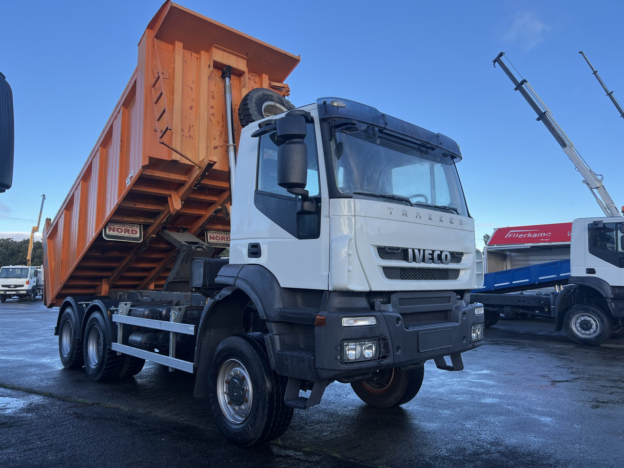 Camião basculante CAMION VOLQUETE IVECO TRAKKER 450 6X6: foto 9