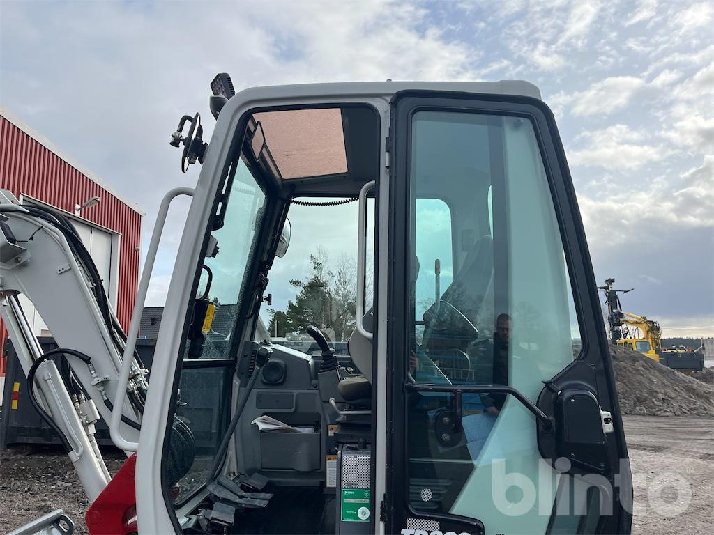 Mini escavadeira Takeuchi TB228: foto 28