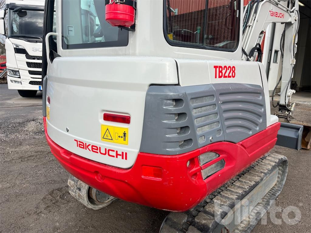 Mini escavadeira Takeuchi TB228: foto 22