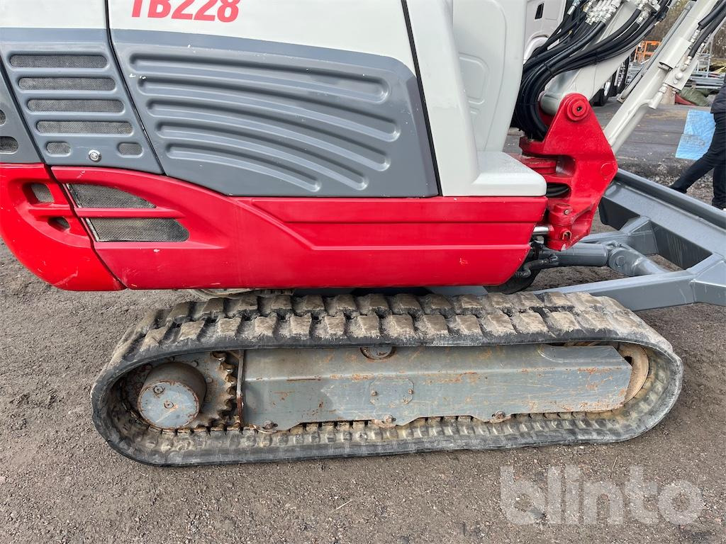 Mini escavadeira Takeuchi TB228: foto 20