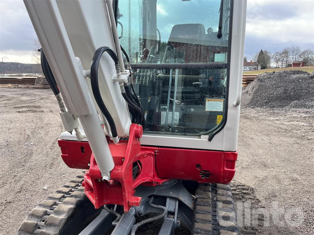 Mini escavadeira Takeuchi TB228: foto 13